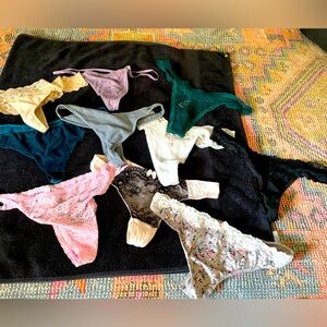 Victoria's Secret thongs l Euc